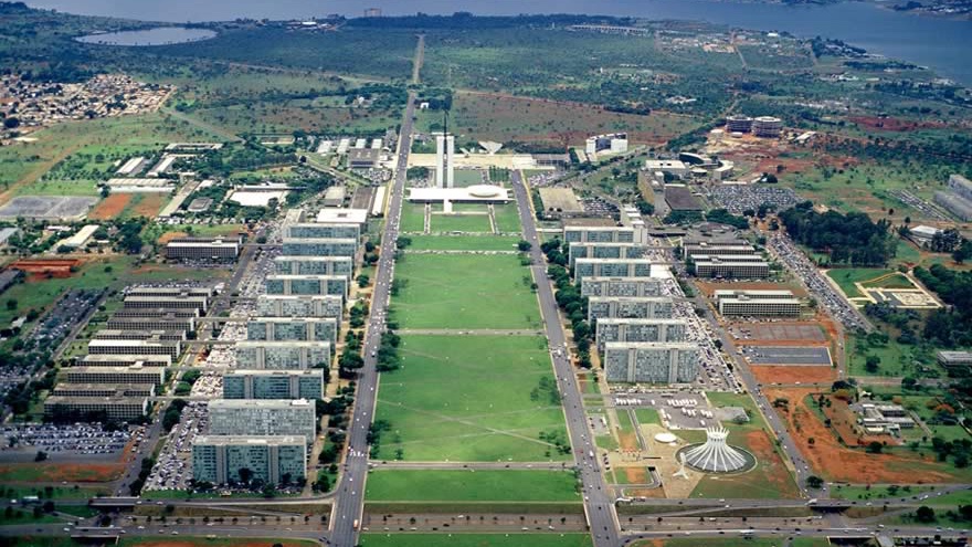 Só dois ministros do governo têm agenda pública nesta terça