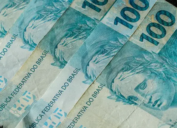 Justiça manda plataforma de apostas liberar R$ 42 mil e indenizar cliente