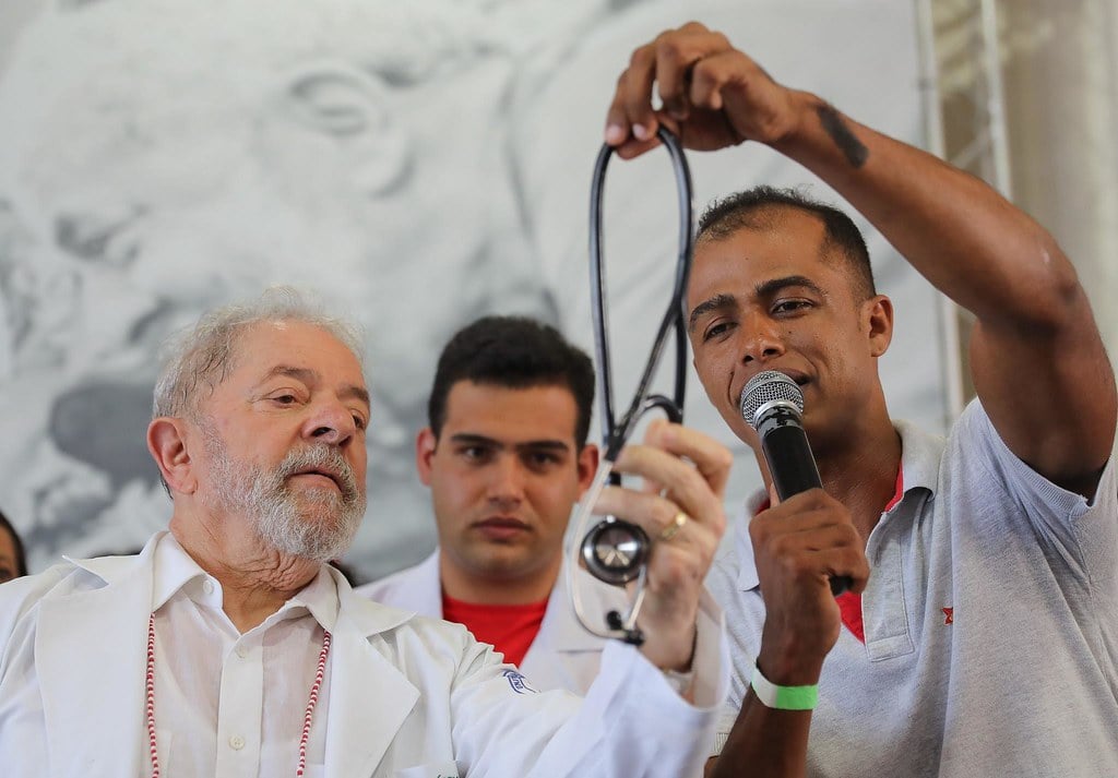 Profissionais da saúde fazem ato em apoio a Lula neste sábado (17), em Natal
