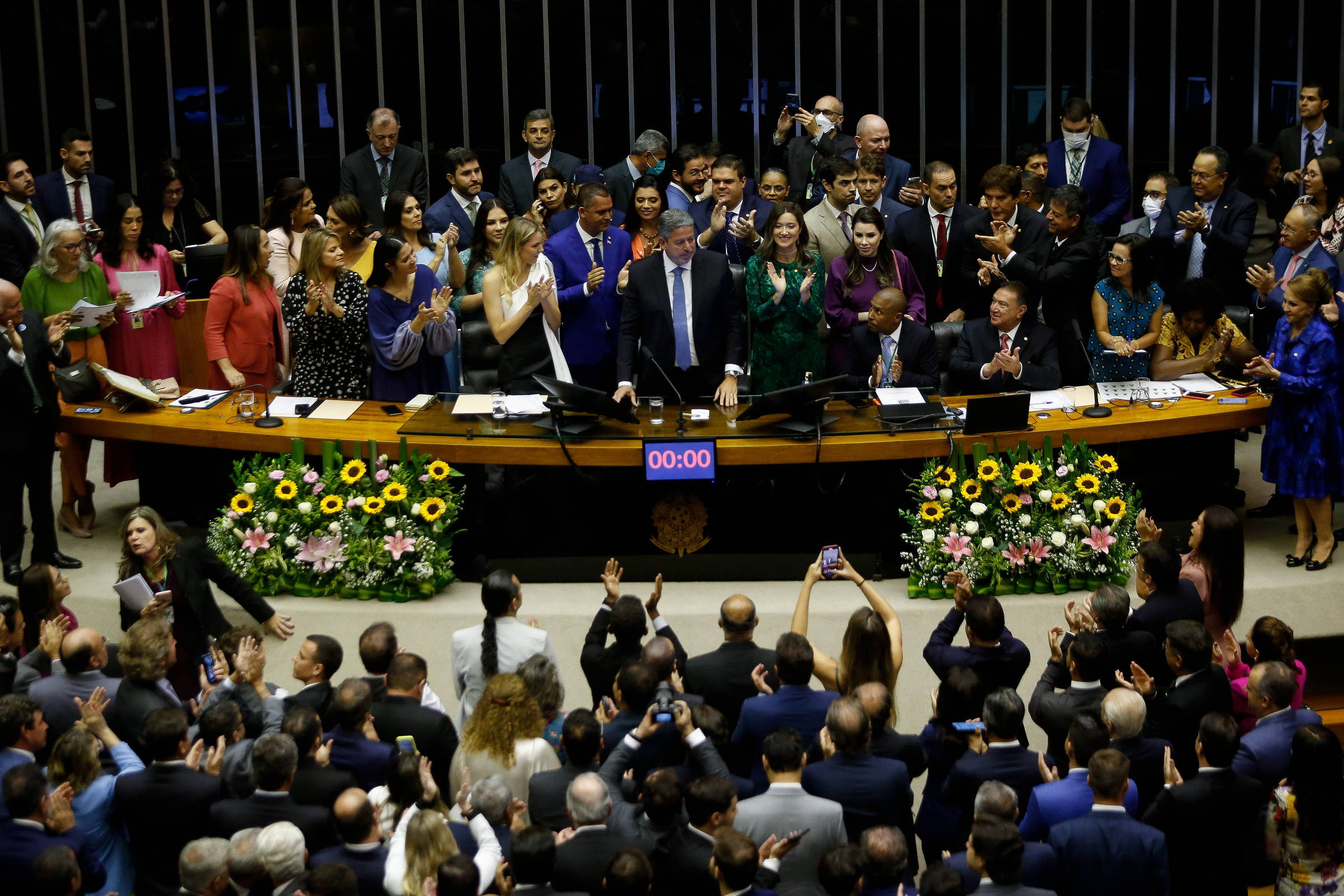 Reeleição alcança 77% dos parlamentares premiados por ranking