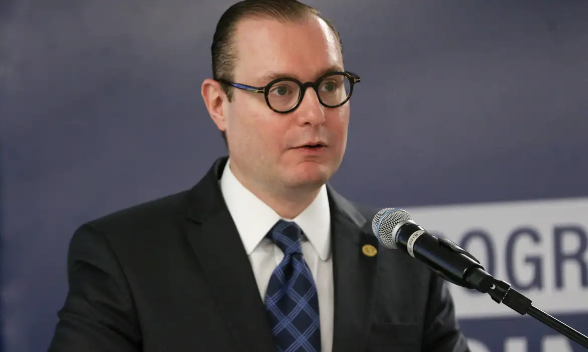 Zanin requisita PGR e AGU antes de decidir ação do PSD sobre 2º turno no RJ