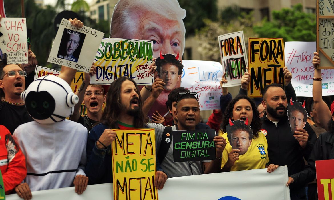 Ato em SP cobra neutralidade da Meta nas eleições; TSE dá 24 horas