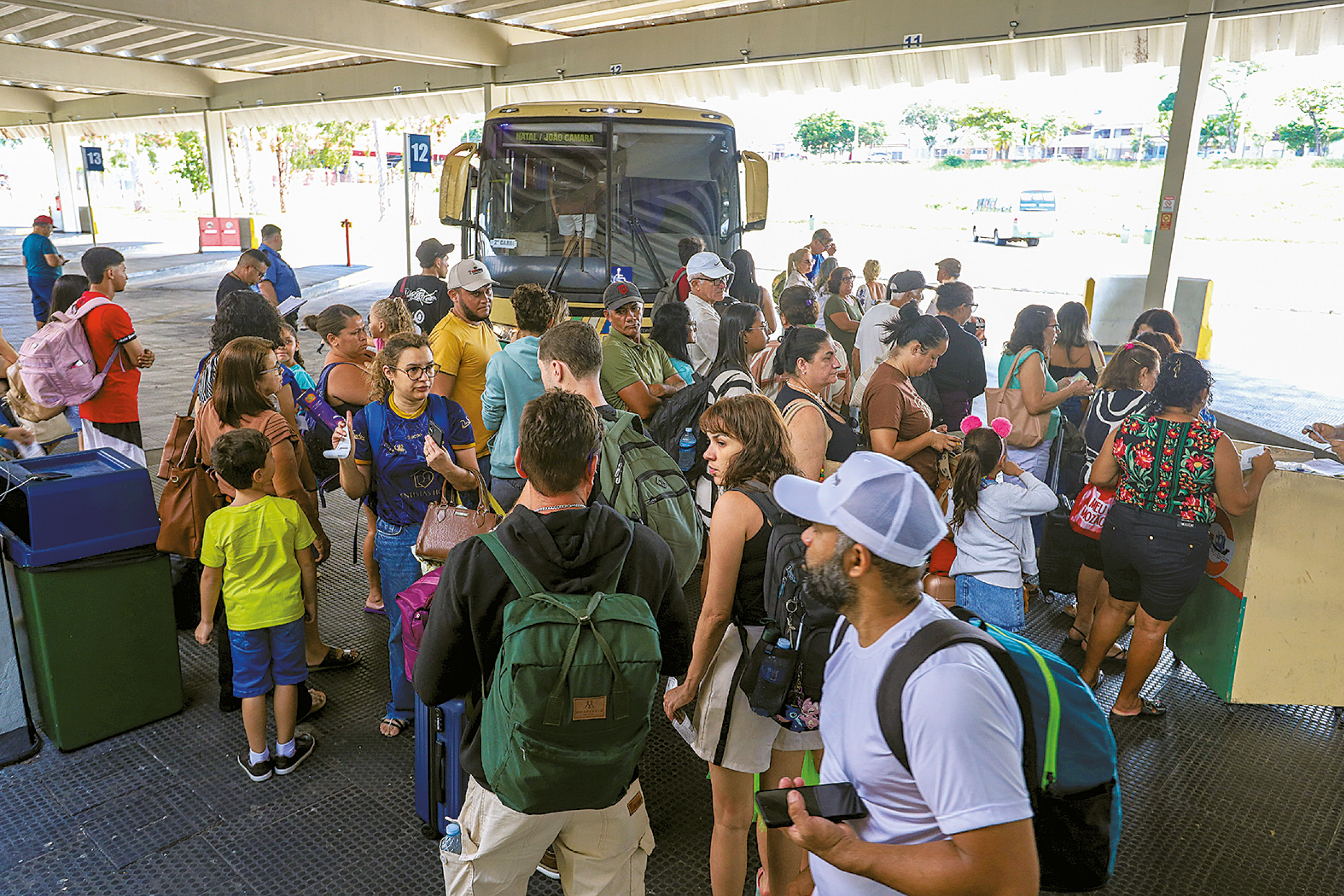 Na manhã deste sábado, movimento foi intenso na Rodoviária de Natal. Destinos de praia respondem por 63% dos carros extras