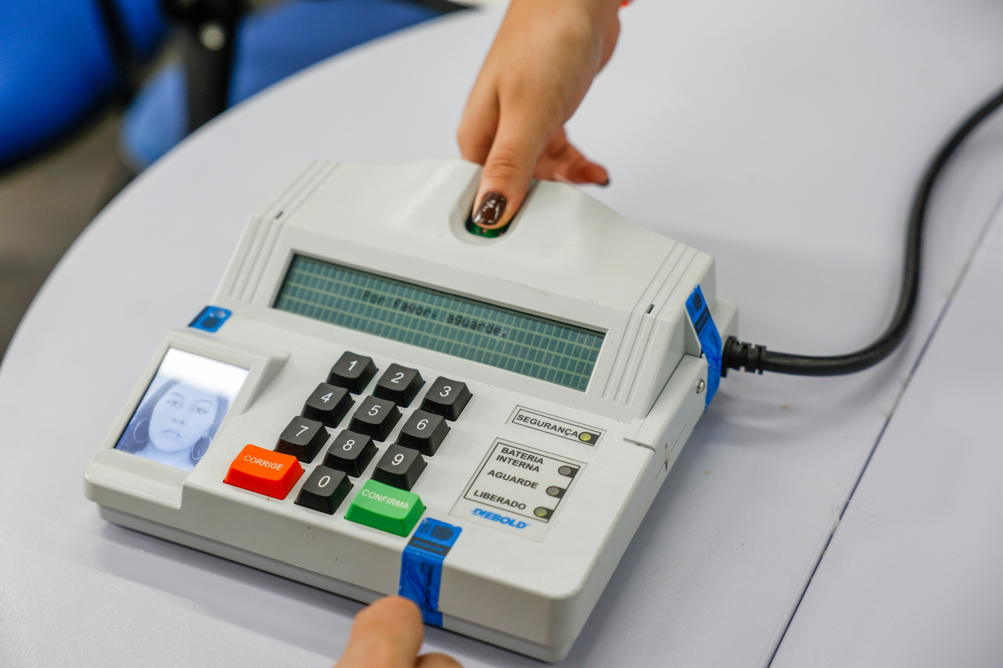 Quem faltou no 1º turno pode votar no 2º, diz TSE