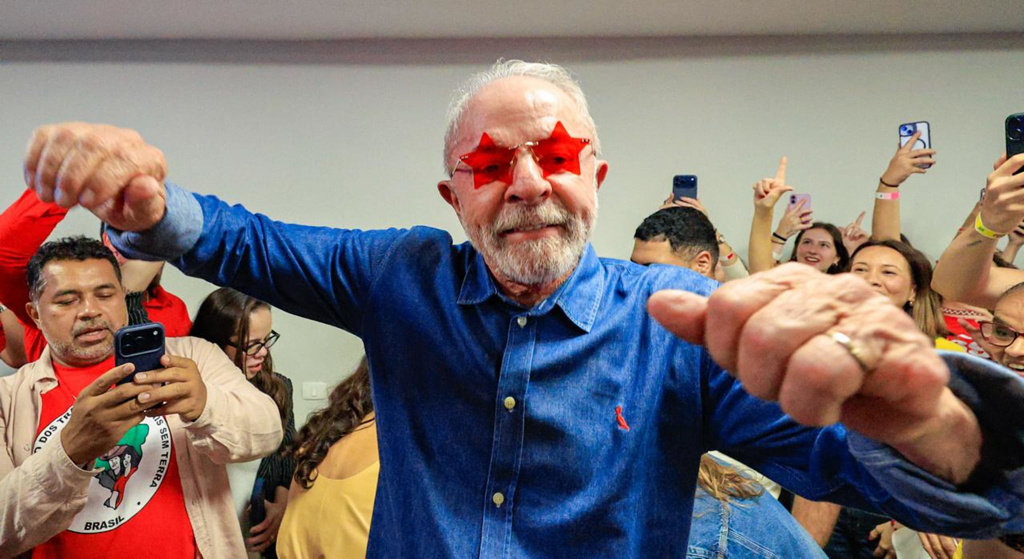 Aos 81 anos, Lula celebra aniversário no Alvorada com militantes e ministros