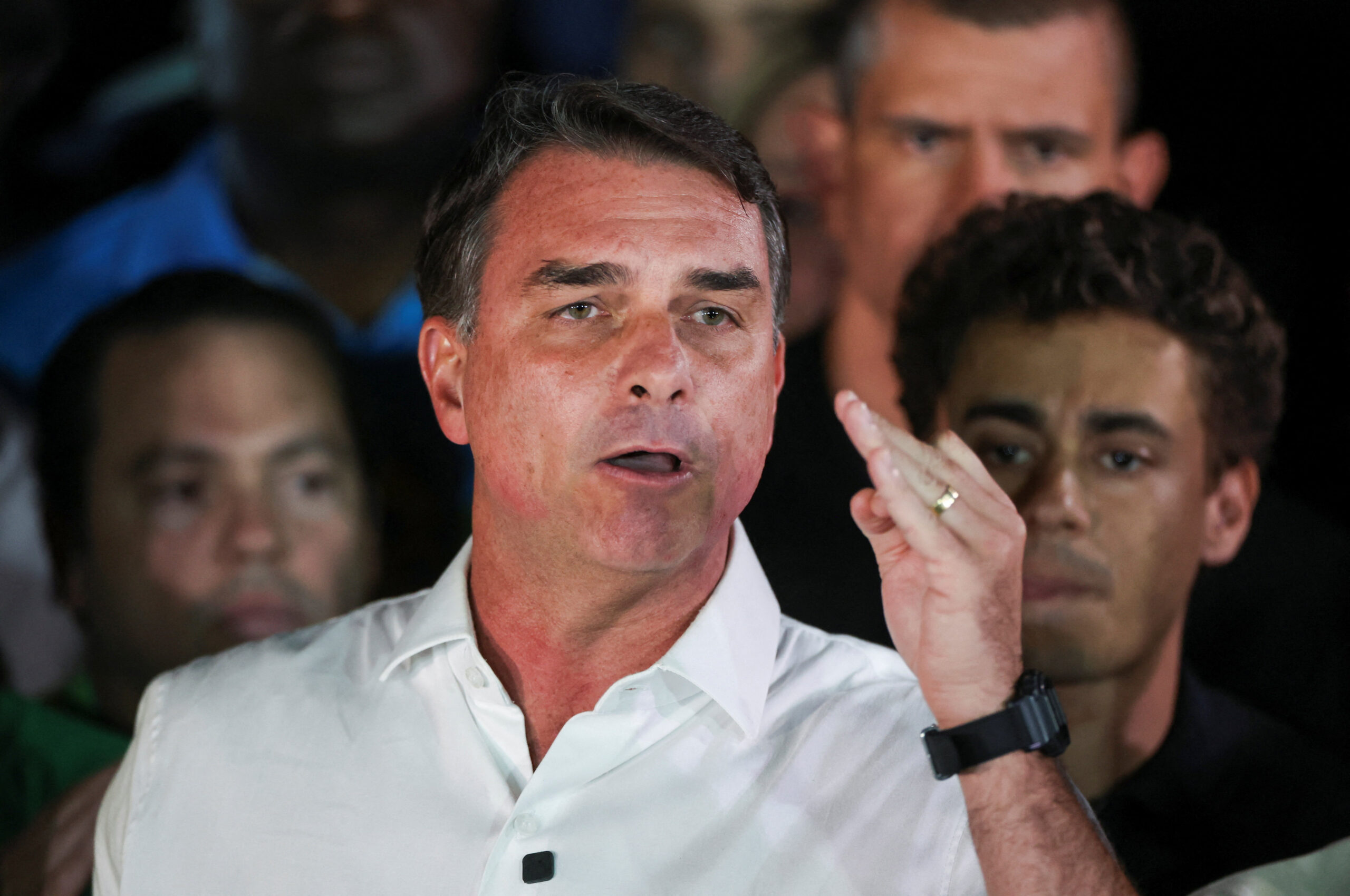 Advogado diz que Marco Rubio teria articulado ida de Flávio Bolsonaro aos EUA