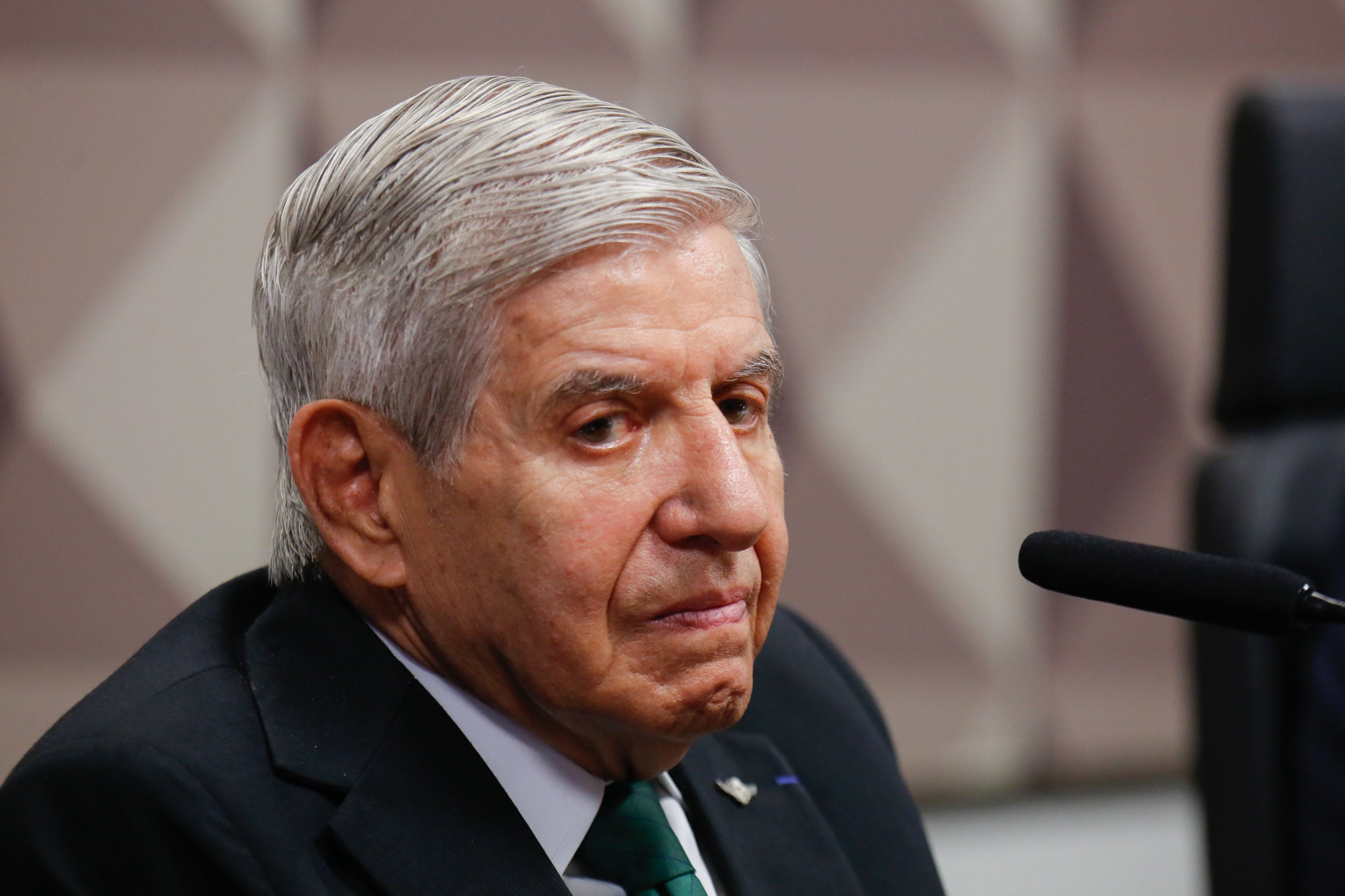 Moraes autoriza Augusto Heleno a fazer seis sessões de ondas de choque