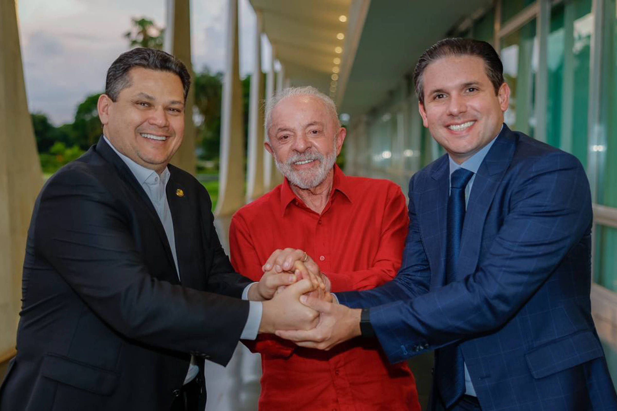 Aliados: Alcolumbre cogita indulto ou anistia a Bolsonaro por apoio no Senado