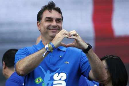 Flávio Bolsonaro mantém estrutura de gabinete no Senado. |