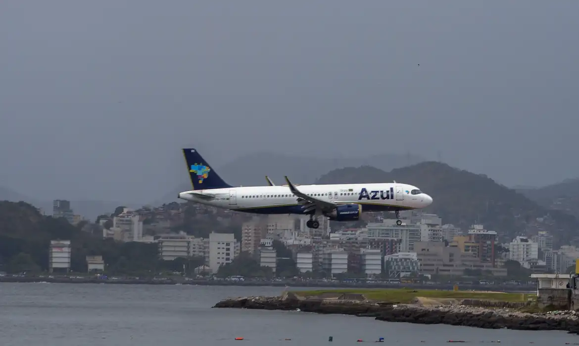 MPT move ação contra a Azul e pede R$ 3 milhões por assédio moral