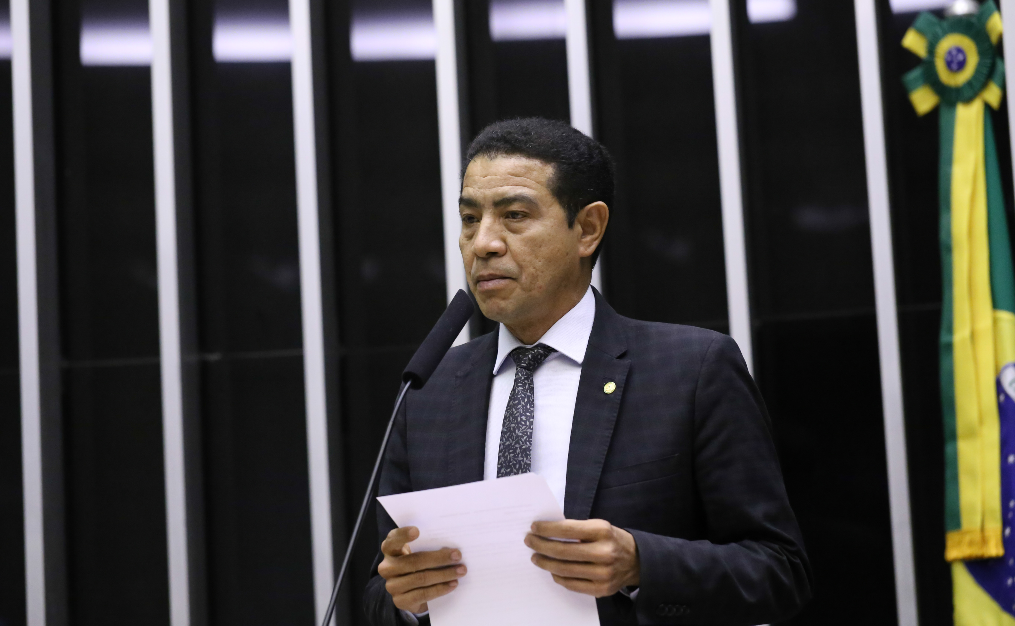 Comissão da Câmara aprova política de inclusão digital para idosos