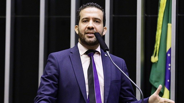 Foto de André Janones, deputado federal